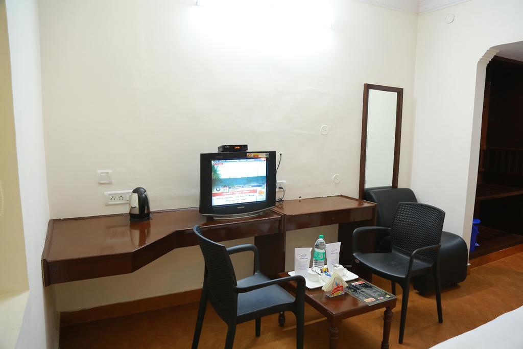 Hotel Shridevi Park Ченнаи Экстерьер фото